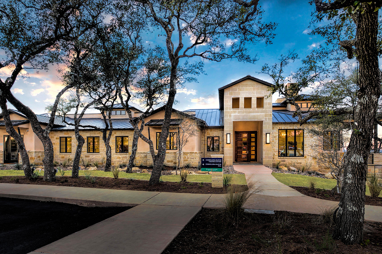 Visitor_Ctr_Exterior_Front_1280x850