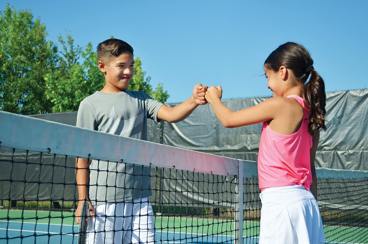 Tennis_Brother_Sister_1280x850